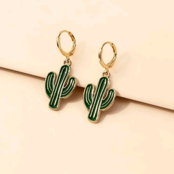 💖 2/$30 Western cactus dainty small earrings - Picture 3 of 11